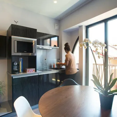 Appart'Hotel Les Fleurines By Urban Style * Villefranche-de-Rouergue